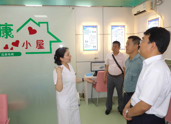 廣西賀州市衛(wèi)計局參觀金臺區健康一體機